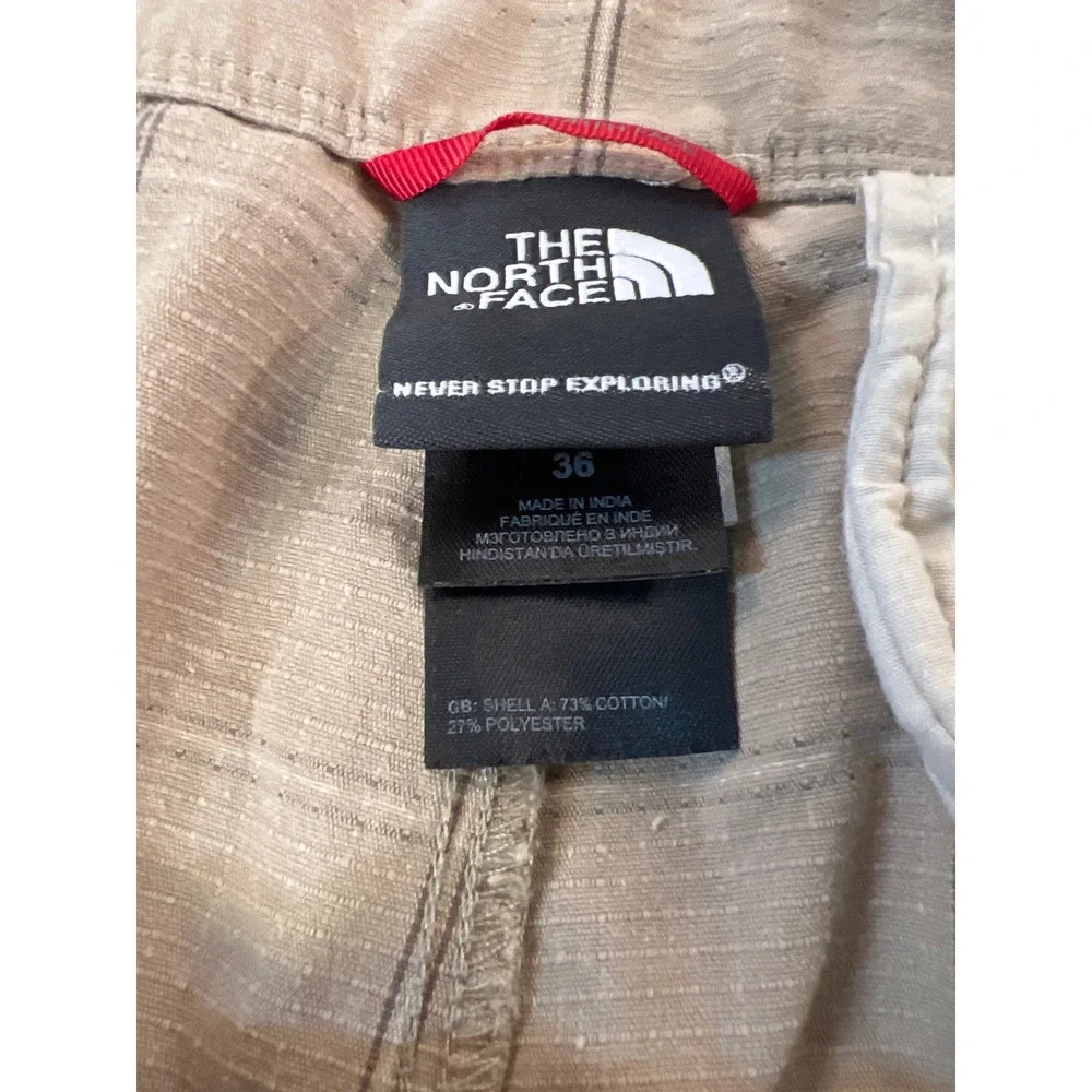 The North Face Mens Tan Plaid Cargo Shorts Size 36‎ Hiking Outdoor Utility Tan